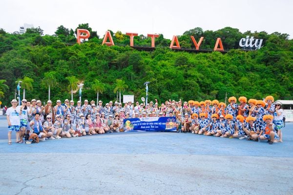 CHUỖI NGÀY KHÔNG NGỪNG VUI: SOMO GROUP BÙNG NỔ TINH THẦN TEAM BUILDING TẠI XỨ SỞ CHÙA VÀNG