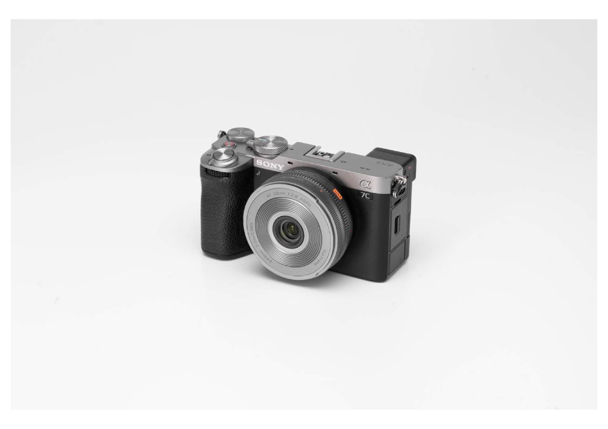 Viltrox AF 26mm F2.8 EVO có tốt không? Đánh giá ưu nhược điểm và có đáng mua?