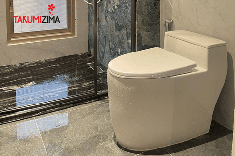 Why do yellow stains appear on the toilet? Causes and solutions