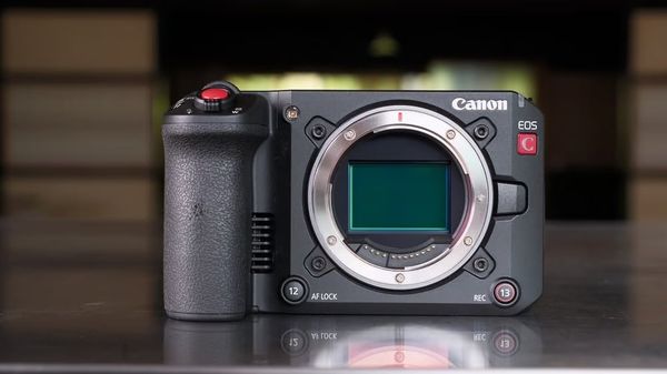 Canon EOS C50 chính hãng mới 100% tại Máy Ảnh City
