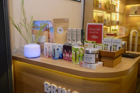 Tinh dầu ngủ ngon: 9 mùi hương giúp ngủ sâu và thư giãn tự nhiên