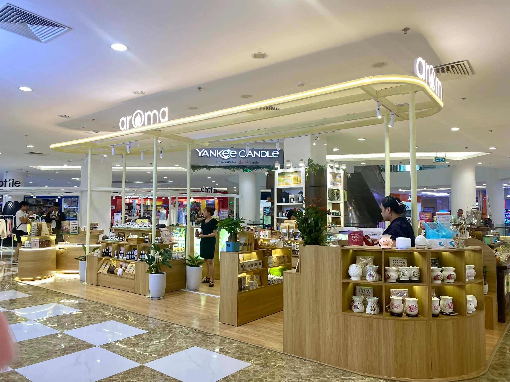 Aroma đã trở lại với diện mạo mới – dễ nhận diện ngay khi bước lên tầng 3