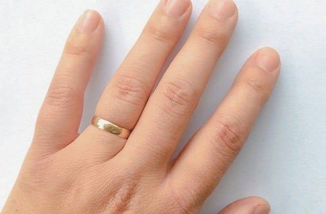 Bà Bầu Có Kiêng Đeo Vàng? Lời Khuyên An Toàn Từ Bác Sĩ