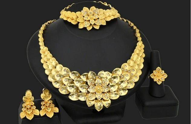 What's in a 24K Gold Wedding Jewelry Set? How Much Does It Cost?