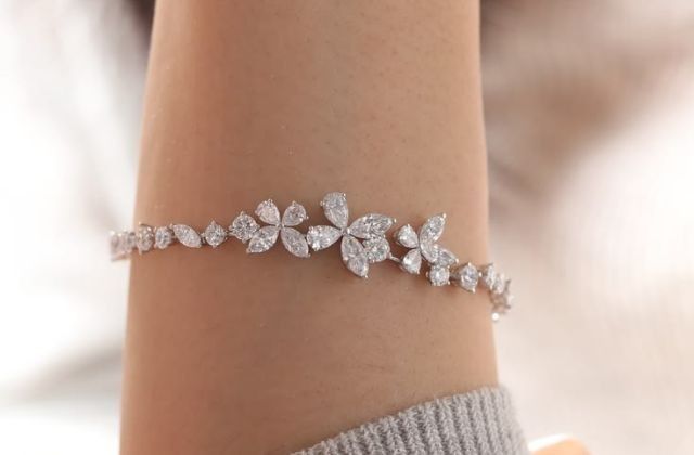 How to choose bracelets for small wrists