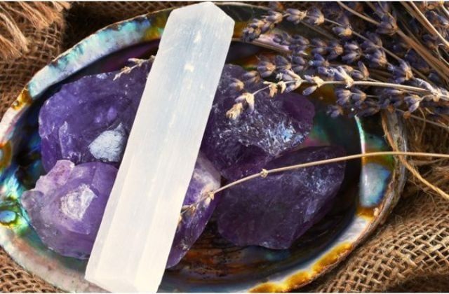 Does Selenite Have Energy Cleansing Properties? 3 Notes on How to Store It