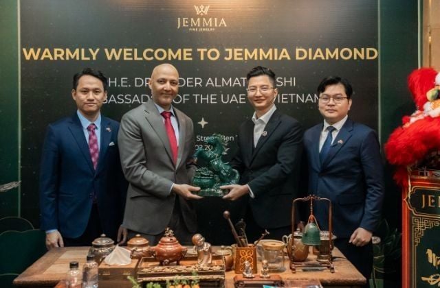 LOC PHUC JEWELRY Diamond: 