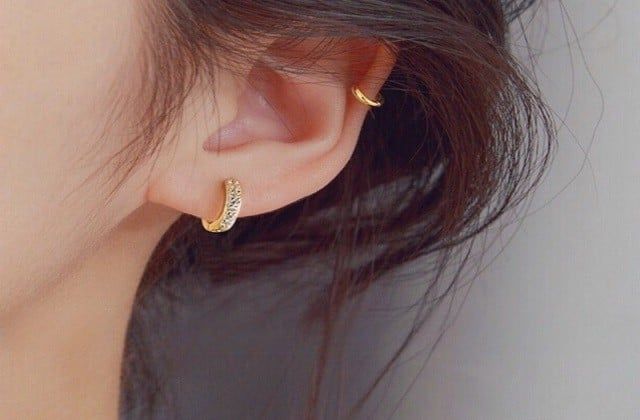 Khuyên Tai Titan Có Tốt Không? Sự Thật Về Độ Bền Mà Bạn Nên Biết