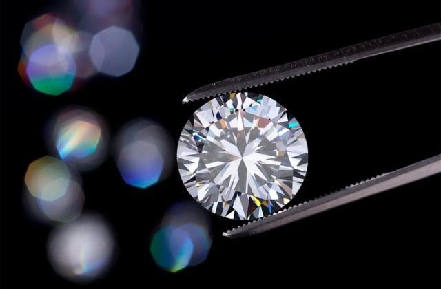 Vì sao kim cương 6ly3 tròn 1 carat tiêu chuẩn cao là chuẩn mực tinh hoa toàn cầu?