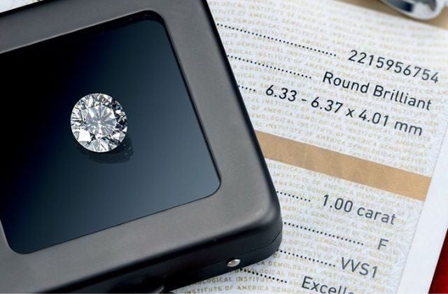 Những Điều Cần Biết Về Kim Cương Không Giấy Kiểm Định