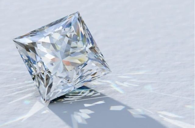 Kim Cương Vuông Gọi Là Gì? Phù Hợp Với Loại Trang Sức Nào?