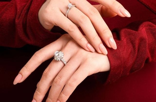 Trang Sức Kim Cương: Món Quà 8/3 Vĩnh Cửu Tri Ân Mẹ