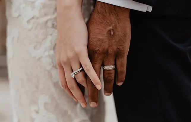 What Gold Should You Buy for Wedding Rings? 6 Tips to Know When Choosing Wedding Rings