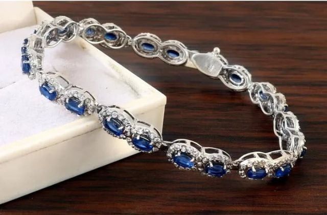 5 feng shui bracelet designs for people with the Water element
