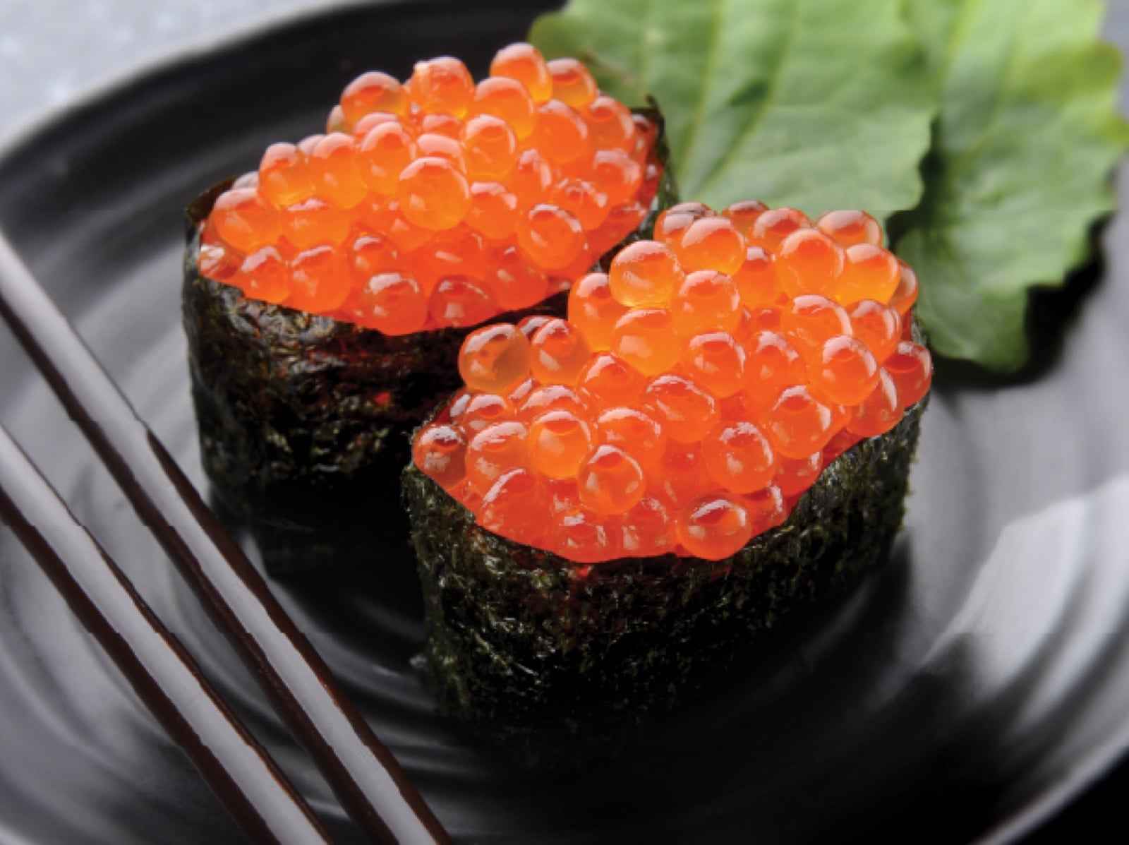 Trứng cá hồi Ikura sushi