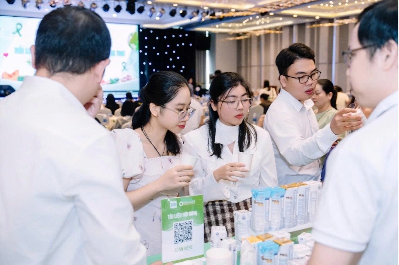 DINH DƯỠNG KHOA HỌC – NÂNG TẦM CHẤT LƯỢNG SỐNG CHO BỆNH NHÂN UNG THƯ