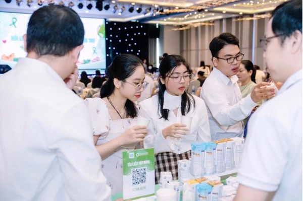 DINH DƯỠNG KHOA HỌC – NÂNG TẦM CHẤT LƯỢNG SỐNG CHO BỆNH NHÂN UNG THƯ