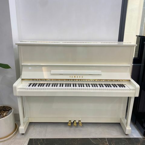 PIANO CƠ YAMAHA MC301 – TINH HOA ÂM THANH NHẬT BẢN TRONG THIẾT KẾ GỌN NHẸ