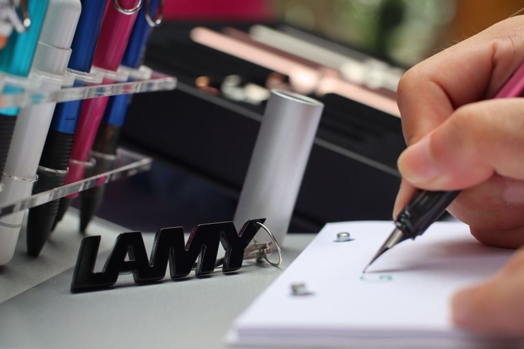 Top 5 dòng bút LAMY tốt nhất 2025 (Khuyên dùng)
