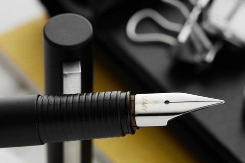 Vì sao bút LAMY vẫn được yêu thích trong thời đại công nghệ số?