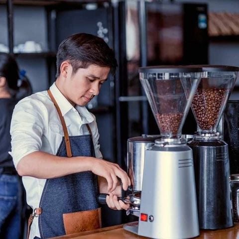 🌱 CHIẾN LƯỢC THÍCH NGHI CỦA CÁC NHÀ RANG - BÌNH TĨNH GIỮA “CƠN BÃO GIÁ CÀ PHÊ”