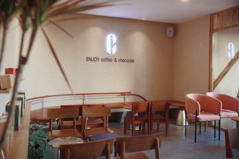 Cửa hàng bán đặc sản Đà Lạt: Enjoy Coffee & Chocolate