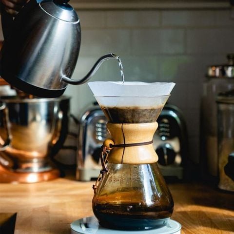 ☕ CÀ PHÊ VÀ THIỀN ĐỊNH - KHI TỈNH THỨC BẮT ĐẦU TỪ MỘT NGỤM CÀ PHÊ