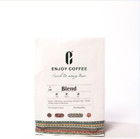 ☕ NGHỆ THUẬT PHỐI TRỘN CÀ PHÊ - KHI HƯƠNG VỊ TRỞ THÀNH MỘT BẢN GIAO HƯỞNG