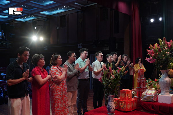 NHÀ HÁT KỊCH VIỆT NAM TRANG TRỌNG TỔ CHỨC LỄ DÂNG HƯƠNG TỔ NGHIỆP