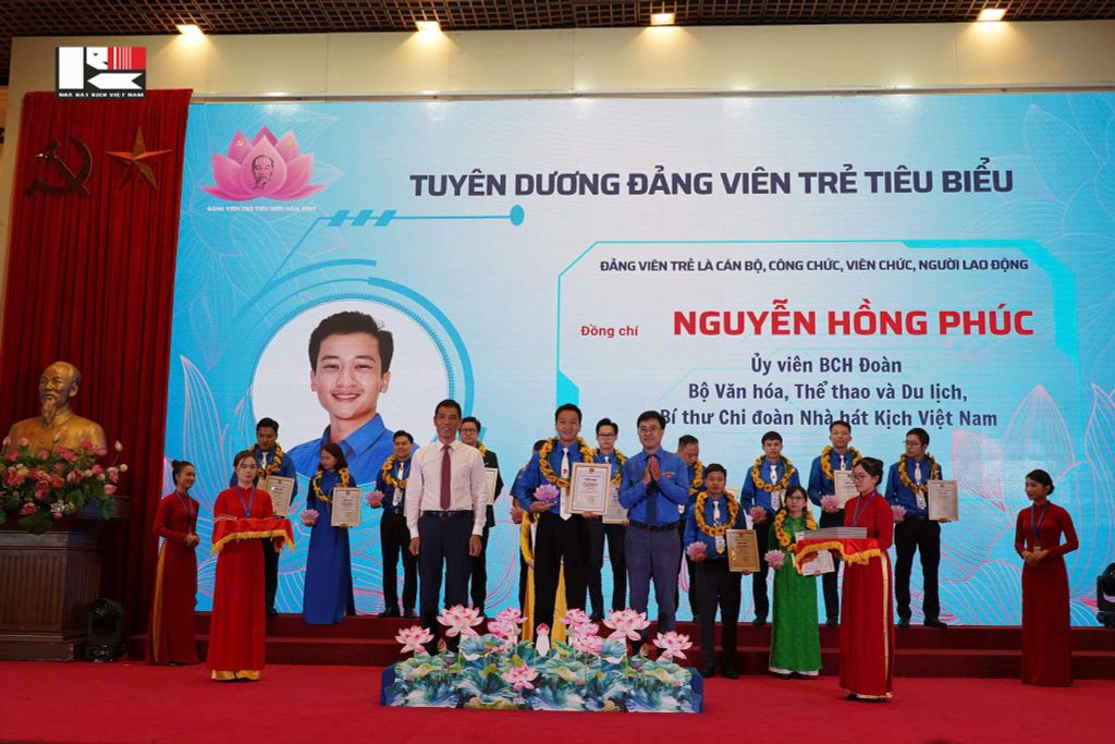 Tự hào Nhà hát Kịch Việt Nam có đại diện trong 95 đảng viên trẻ tiêu biểu học tập và làm theo lời Bác năm 2025