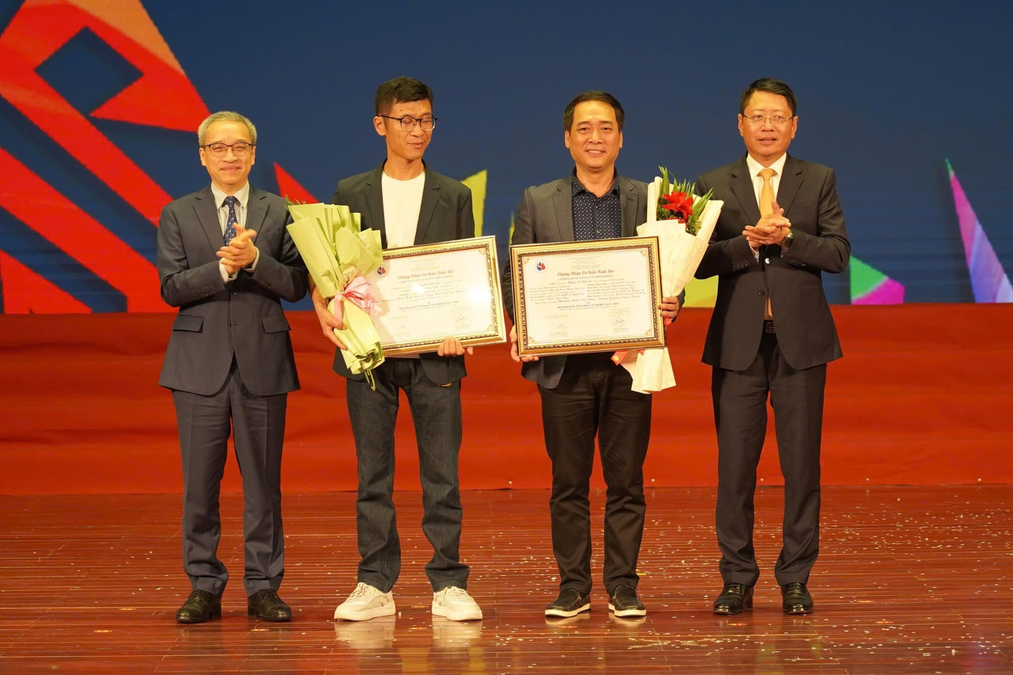 Nhà hát Kịch Việt Nam “bội thu” giải thưởng tại sân chơi thử nghiệm