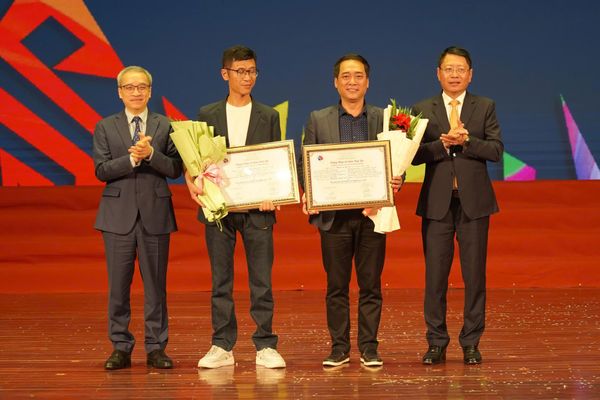 Nhà hát Kịch Việt Nam “bội thu” giải thưởng tại sân chơi thử nghiệm