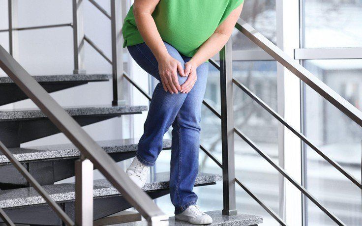Đau Đầu Gối Khi Leo Cầu Thang - Nguyên Nhân Phổ Biến Và Cách Phòng Tránh