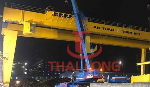 Giải pháp chống rung và bảo vệ môi trường cho cổng trục dầm đôi ngoài trời