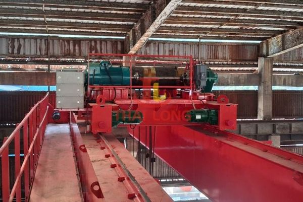 Cận cảnh thiết bị pa lăng cáp điện CD10T-12m với kết cấu cơ khí vững chắc, đáp ứng tải trọng lớn
