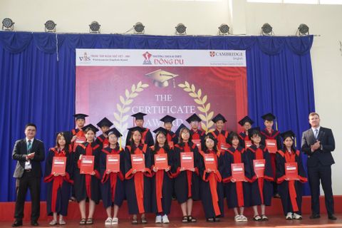 Lễ trao chứng chỉ tiếng Anh quốc tế Cambridge - Trường THCS & THPT Đông Du