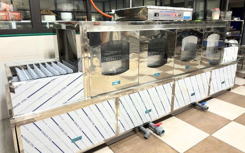 Máy rửa bát băng truyền giao đến Phú Thịnh, Thái Nguyên