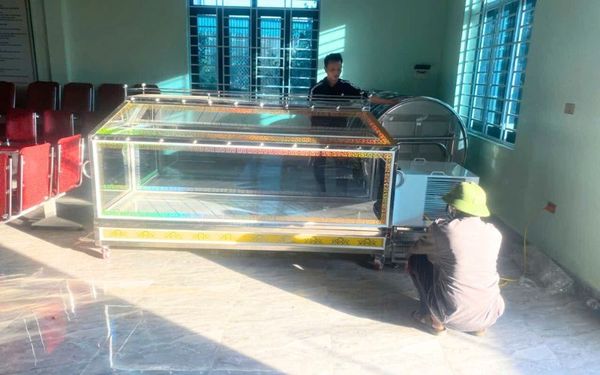 Máy lạnh tang lễ bằng kính tới Diễn Châu, Nghệ An