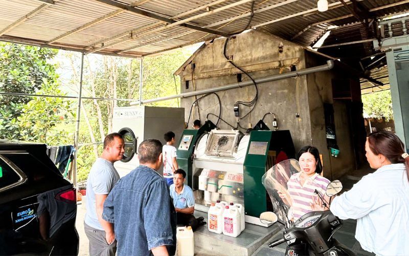 Máy giặt CN 50kg chân mềm, máy sấy CN 50kg tới Tam Đường, Lai Châu