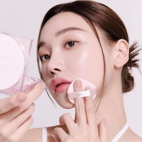 Review Phấn Nước Clio: Lớp Nền Mịn Như Nhung Chỉ Với Một Lần Chạm