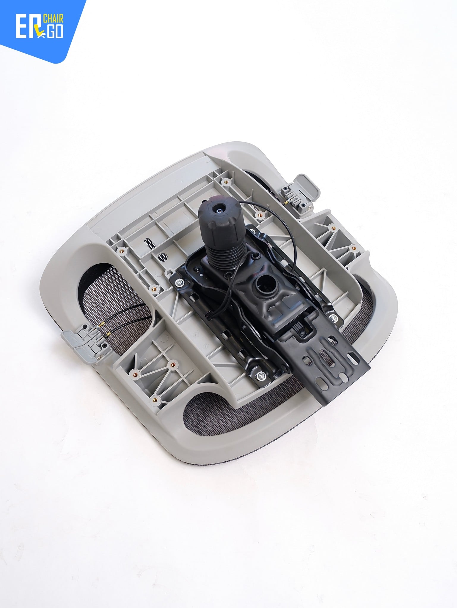 Gami Hexa có Khung gầm hợp kim nhôm đúc, tích hợp multi-button điều chỉnh mọi chức năng