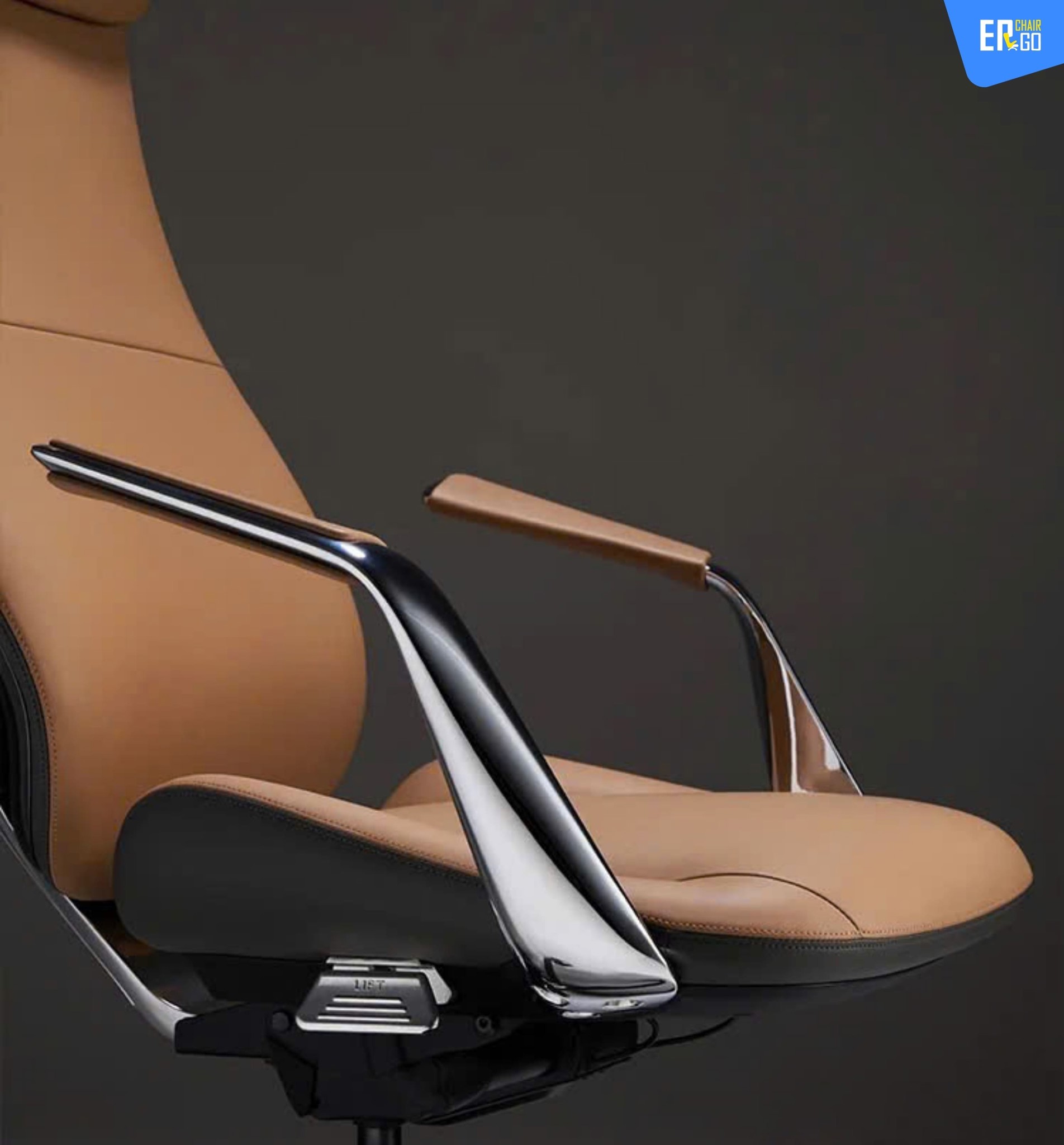 Tựa tay của Ghế Công Thái Học Giám Đốc B-Chair BP-101J có bản rộng, nâng đỡ toàn diện vùng cổ gáy