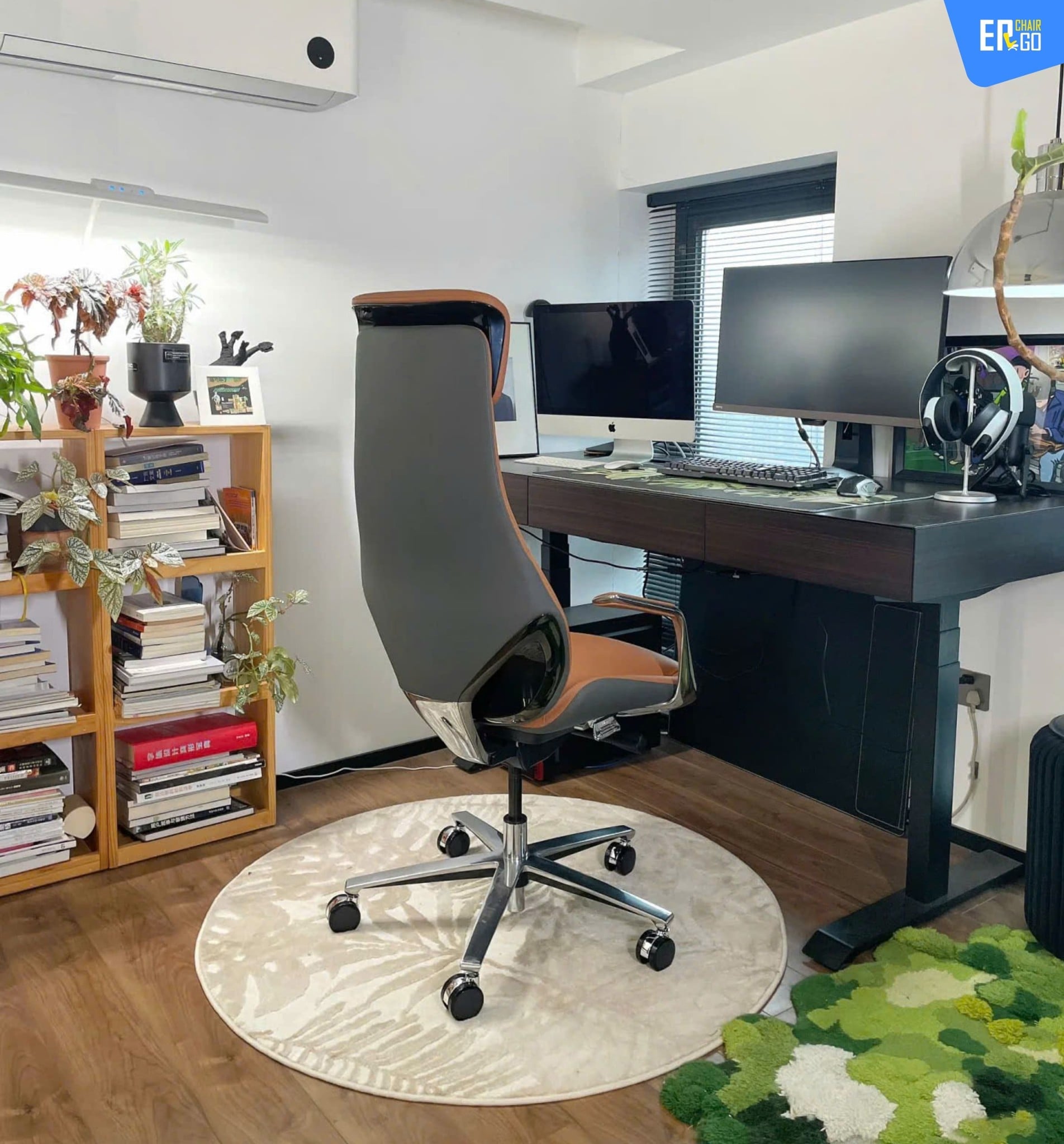 Khung lưnh của Ghế Công Thái Học Giám Đốc B-Chair BP-101J làm từ hợp kim nhôm đúc liền khối siêu mỏng 6cm, uốn cong công thái học, khóa ngả lưng 3 vị trí