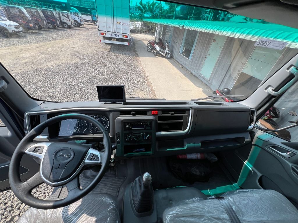 Cabin xe tải Jac n800 e5 thùng 7m6