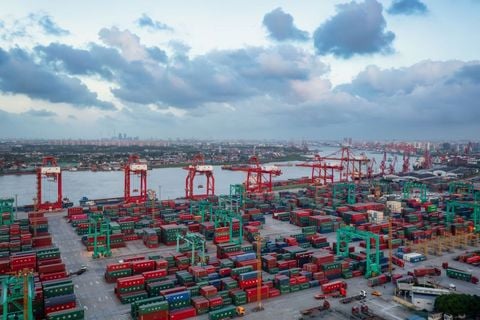Cước vận tải nội Á tiếp tục tăng do gián đoạn bởi bão và cao điểm nhu cầu mạnh