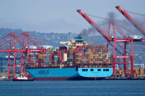 Retailers' early US back-to-school sales hasten peak ocean shipping season