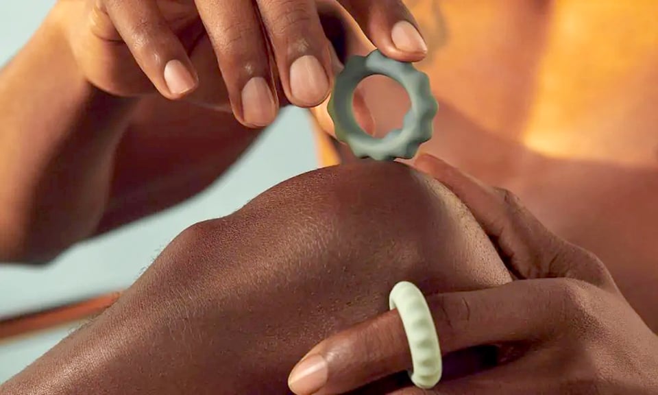 Cùng tìm hiểu về vòng đeo silicon là gì và cách sử dụng như nào