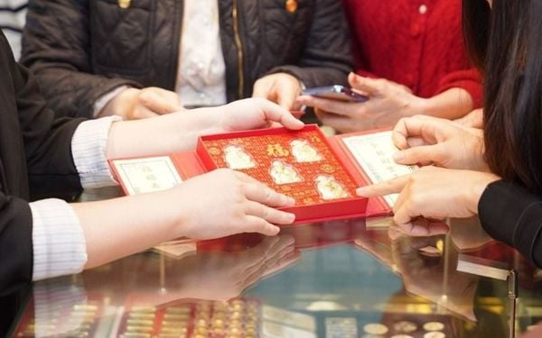 cẩm nang mua vàng và chọn quà tặng vàng