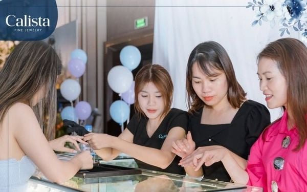Không gian tư vấn trang sức cao cấp tại showroom Calista Hải Phòng