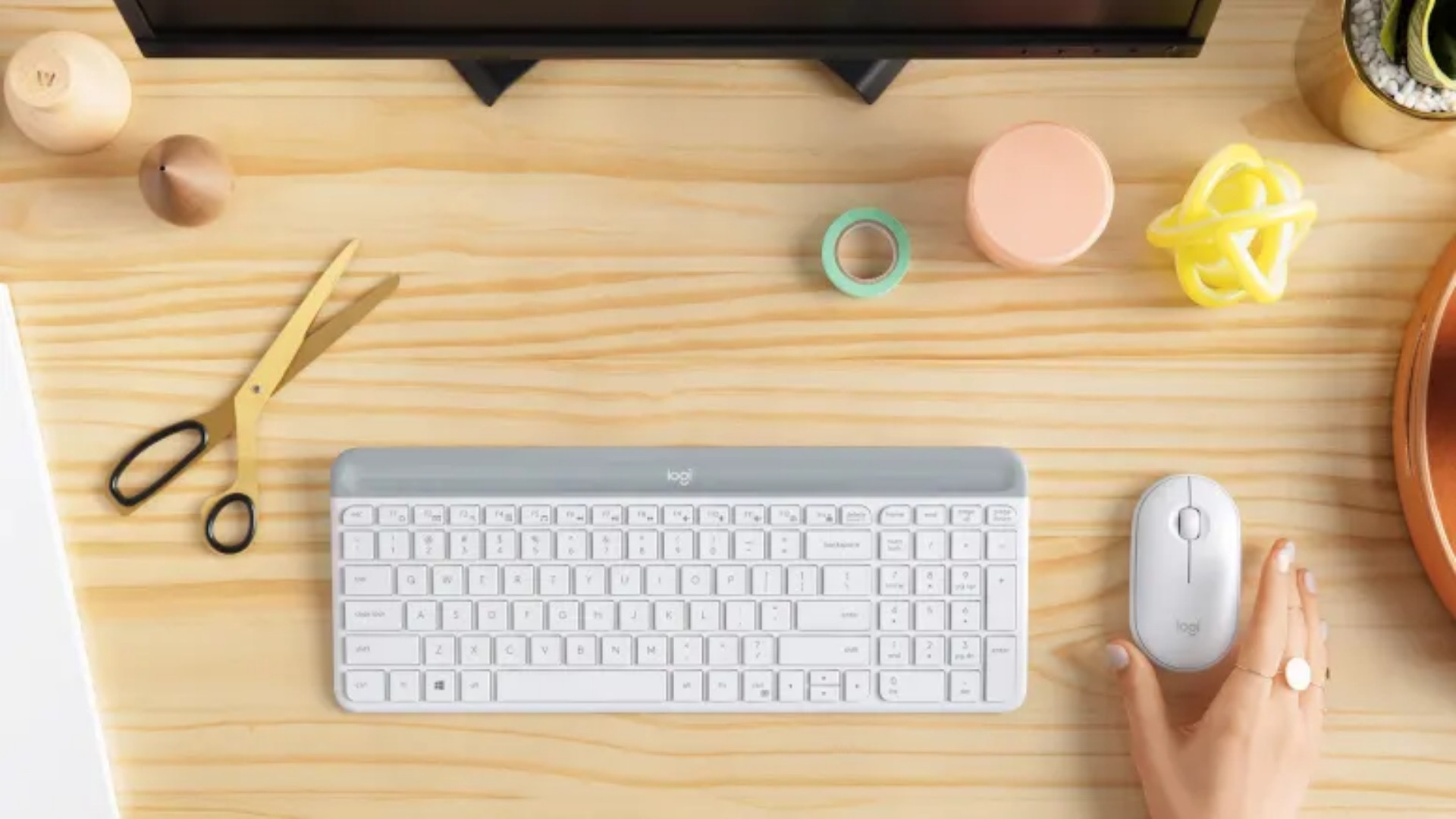 Logitech MK470 - Bộ bàn phím và chuột không dây tối ưu thẩm mỹ và hiệu suất làm việc